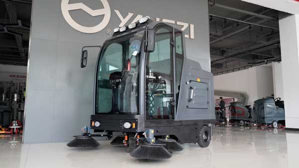 清掃環(huán)衛(wèi)車需要日常維護(hù)嗎？有什么作用