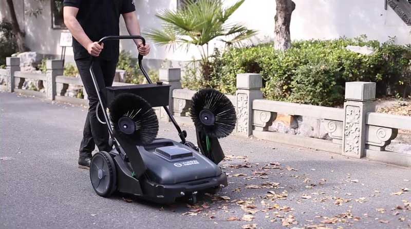 選擇揚子掃地機，專業清潔設備！