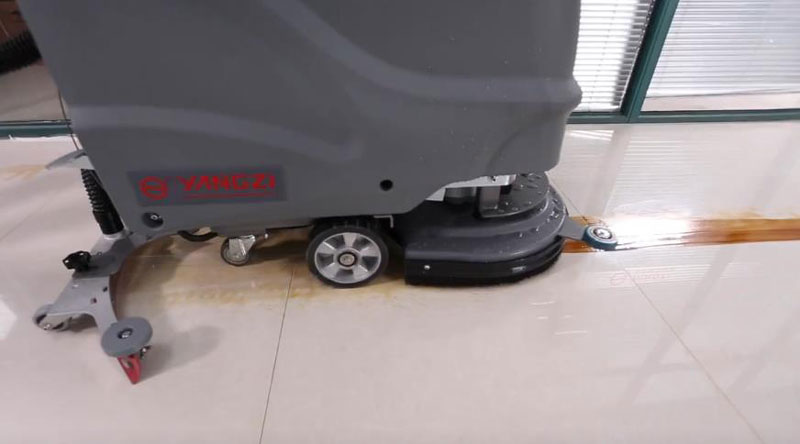 可靠的洗地機(jī)在醫(yī)療保健行業(yè)的重要性 可靠的洗地機(jī)在醫(yī)療保健行業(yè)的重要性