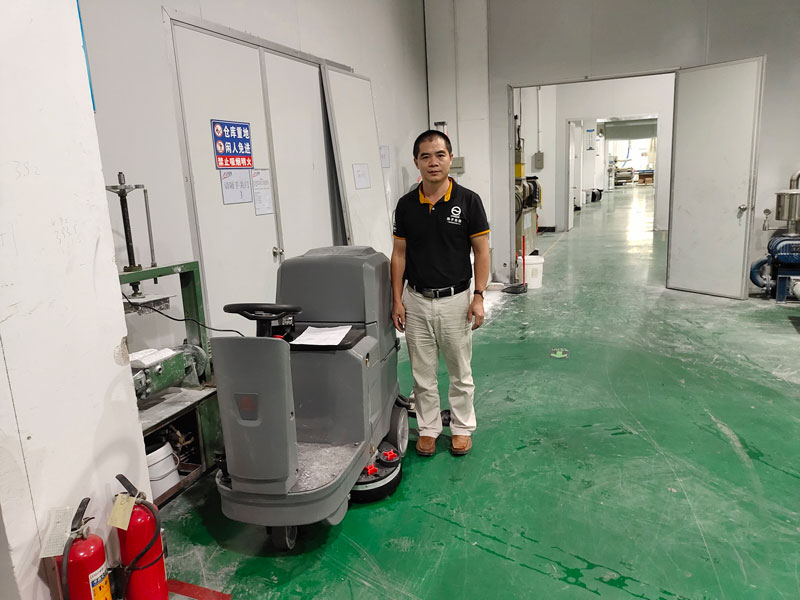 工業(yè)洗地機(jī)主要功能有哪些 工業(yè)洗地機(jī)主要功能有哪些