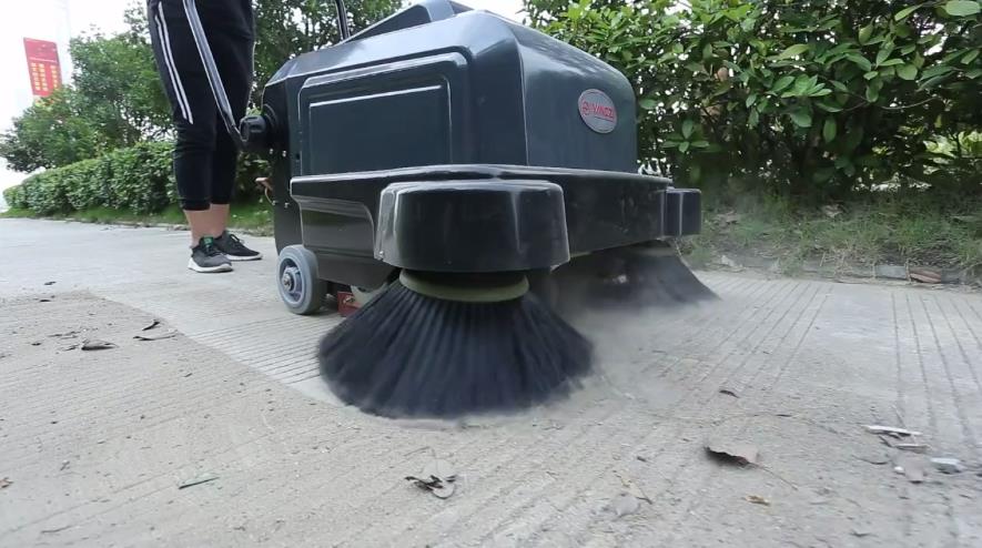 揚(yáng)子手推電動掃地車S3