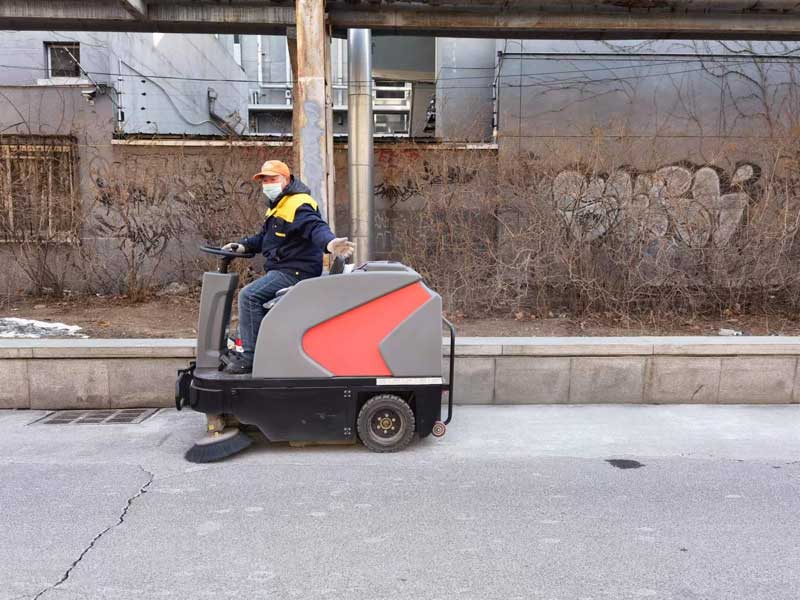 北京798藝術區使用揚子掃地機后,持續采購! 北京798藝術區使用揚子掃地機后,持續采購!