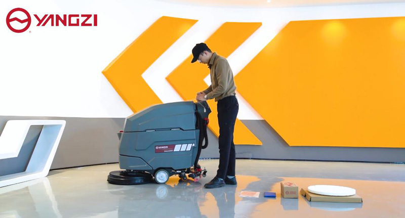 與傳統拖地相比，使用手推式洗地機有5個好處