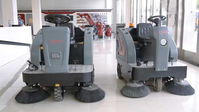 機(jī)械式清潔節(jié)省人力物力,駕駛式掃地機(jī)選揚(yáng)子